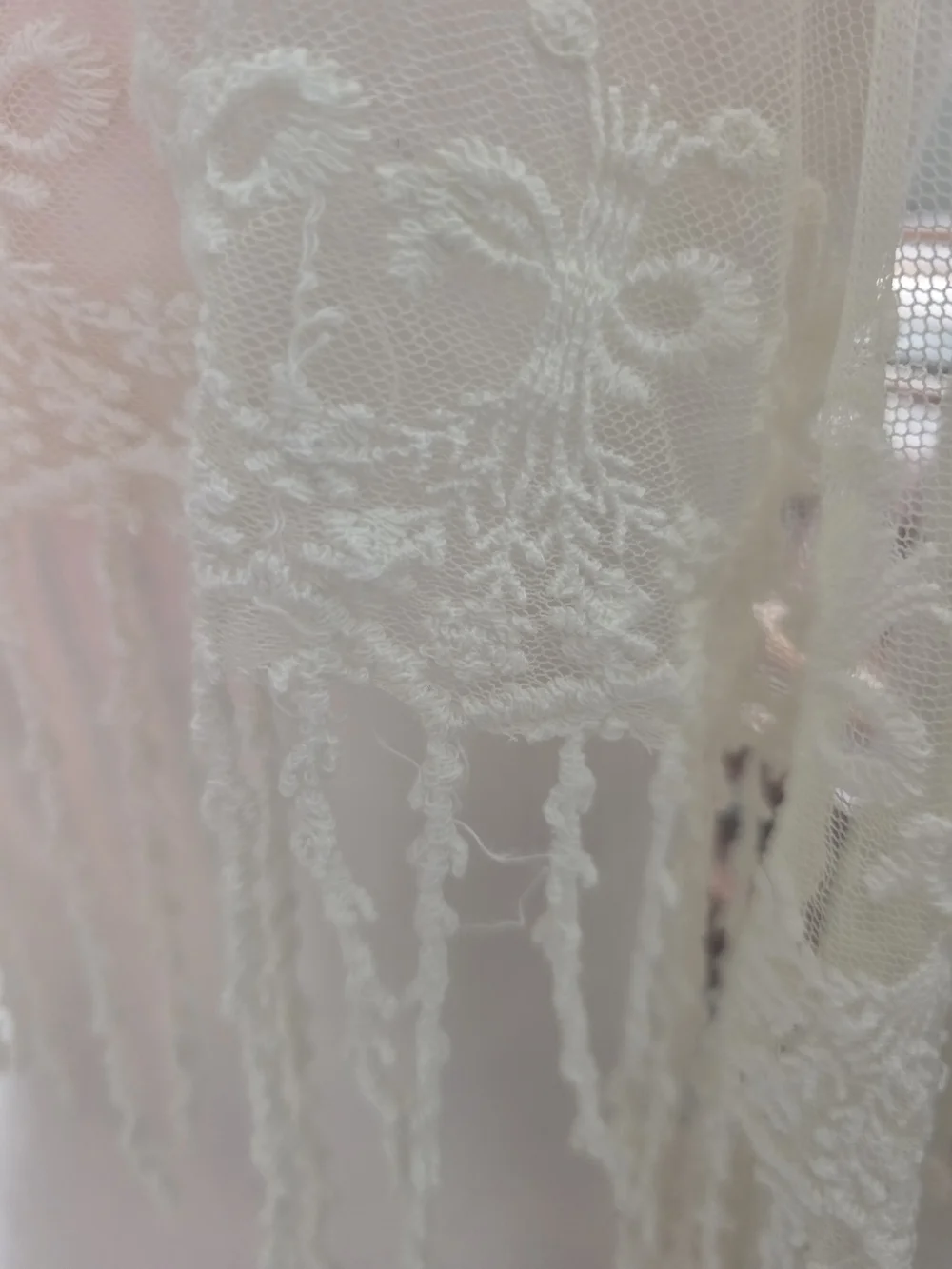 Source Unknown Cream Lace Fringe Wrap Top